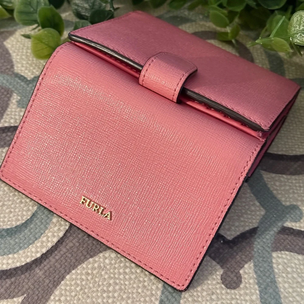 Furla Babylon S Compact Wallet – Blush Pink Textured Leather